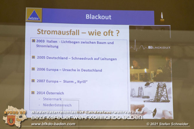 20211015 Vortrag des Zivilschutzverbandes in der Feuerwehrscheune Unterwaltersdorf ueber das Thema Blackout  FOTO: © Stefan Schneider