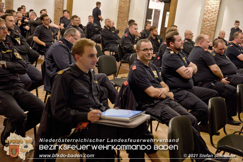 20211015 Vortrag des Zivilschutzverbandes in der Feuerwehrscheune Unterwaltersdorf ueber das Thema Blackout FOTO: © Stefan Schneider 20211015 Vortrag des Zivilschutzverbandes in der Feuerwehrscheune Unterwaltersdorf ueber das Thema Blackout FOTO: © Stefan Schneider