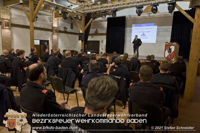 20211015 Vortrag des Zivilschutzverbandes in der Feuerwehrscheune Unterwaltersdorf ueber das Thema Blackout FOTO: © Stefan Schneider 20211015 Vortrag des Zivilschutzverbandes in der Feuerwehrscheune Unterwaltersdorf ueber das Thema Blackout FOTO: © Stefan Schneider