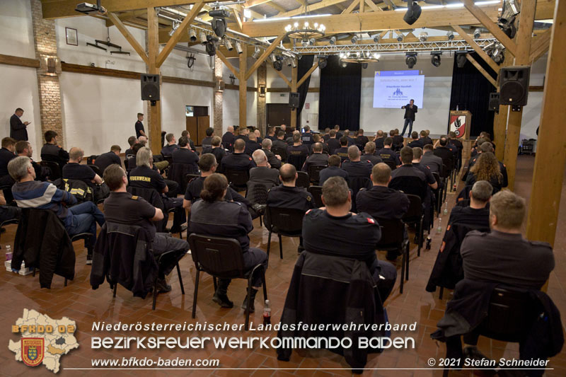 20211015 Vortrag des Zivilschutzverbandes in der Feuerwehrscheune Unterwaltersdorf ueber das Thema Blackout FOTO: © Stefan Schneider 20211015 Vortrag des Zivilschutzverbandes in der Feuerwehrscheune Unterwaltersdorf ueber das Thema Blackout FOTO: © Stefan Schneider