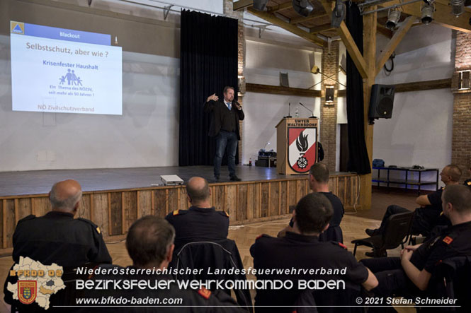 20211015 Vortrag des Zivilschutzverbandes in der Feuerwehrscheune Unterwaltersdorf ueber das Thema Blackout FOTO: © Stefan Schneider 20211015 Vortrag des Zivilschutzverbandes in der Feuerwehrscheune Unterwaltersdorf ueber das Thema Blackout FOTO: © Stefan Schneider