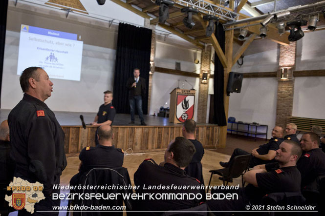 20211015 Vortrag des Zivilschutzverbandes in der Feuerwehrscheune Unterwaltersdorf ueber das Thema Blackout FOTO: © Stefan Schneider 20211015 Vortrag des Zivilschutzverbandes in der Feuerwehrscheune Unterwaltersdorf ueber das Thema Blackout FOTO: © Stefan Schneider