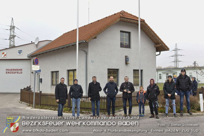 20211111_HLFA 2 Waldbrand NÖLFV für den Bezirk BADEN bei der FF Enzesfeld eingetroffen   Foto: © Stefan Schneider BFKDO BADEN