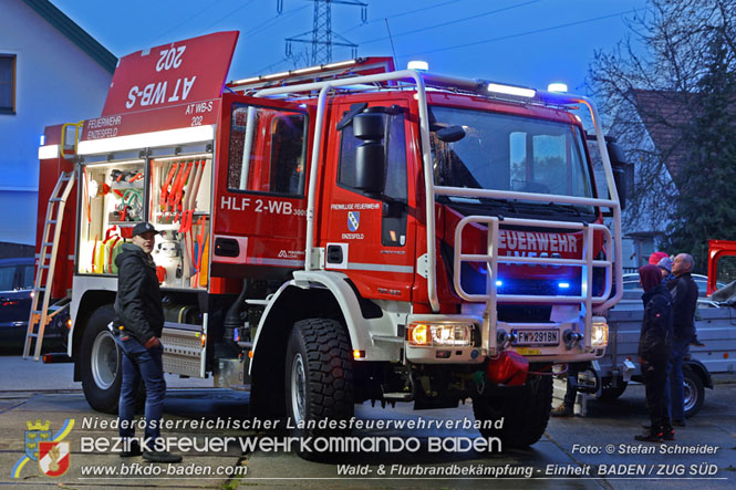 20211111_HLFA 2 Waldbrand NÖLFV für den Bezirk BADEN bei der FF Enzesfeld eingetroffen   Foto: © Stefan Schneider BFKDO BADEN