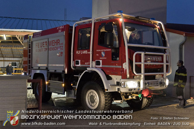 20211111_HLFA 2 Waldbrand NÖLFV für den Bezirk BADEN bei der FF Enzesfeld eingetroffen   Foto: © Stefan Schneider BFKDO BADEN