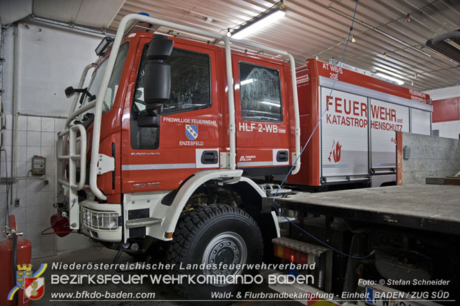 20211111_HLFA 2 Waldbrand NÖLFV für den Bezirk BADEN bei der FF Enzesfeld eingetroffen   Foto: © Stefan Schneider BFKDO BADEN