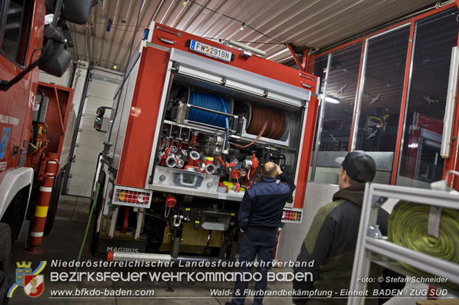 20211111_HLFA 2 Waldbrand NÖLFV für den Bezirk BADEN bei der FF Enzesfeld eingetroffen   Foto: © Stefan Schneider BFKDO BADEN