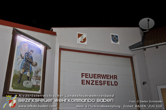 20211111_HLFA 2 Waldbrand NÖLFV für den Bezirk BADEN bei der FF Enzesfeld eingetroffen   Foto: © Stefan Schneider BFKDO BADEN