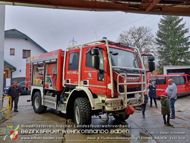 20211111_HLFA 2 Waldbrand NÖLFV für den Bezirk BADEN bei der FF Enzesfeld eingetroffen   Foto: © Stefan Schneider BFKDO BADEN
