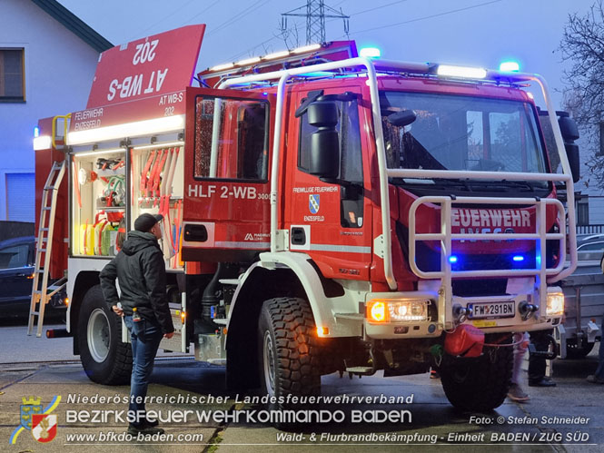20211111_HLFA 2 Waldbrand NÖLFV für den Bezirk BADEN bei der FF Enzesfeld eingetroffen   Foto: © Stefan Schneider BFKDO BADEN