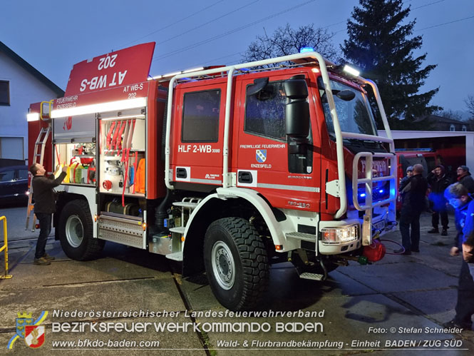 20211111_HLFA 2 Waldbrand NÖLFV für den Bezirk BADEN bei der FF Enzesfeld eingetroffen   Foto: © Stefan Schneider BFKDO BADEN