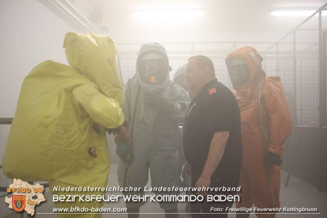 20220528 Chemikalienschutzanzugträgerausbildung der FF Kottingbrunn bei der BTF Industriepark Schwechat Foto: Thomas Heschik FF Kottingbrunn 20220528 Chemikalienschutzanzugträgerausbildung der FF Kottingbrunn bei der BTF Industriepark Schwechat Foto: Thomas Heschik FF Kottingbrunn