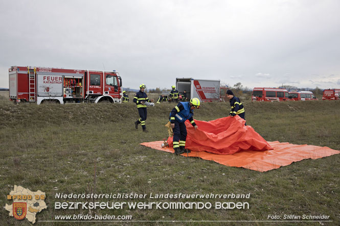 20221105 KHD-Übung des 1. und 3.Zuges der 2.KHD Bereitschaft in Blumau-Neurißhof 20221105 KHD-Übung des 1. und 3.Zuges der 2.KHD Bereitschaft in Blumau-Neurißhof