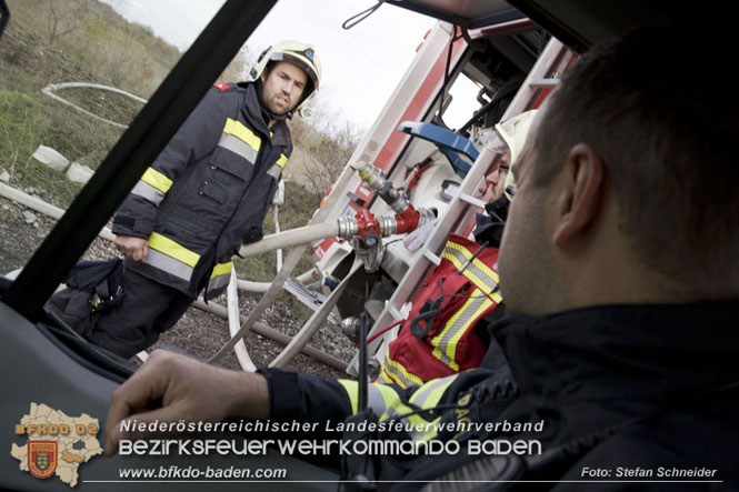 20221105 KHD-Übung des 1. und 3.Zuges der 2.KHD Bereitschaft in Blumau-Neurißhof 20221105 KHD-Übung des 1. und 3.Zuges der 2.KHD Bereitschaft in Blumau-Neurißhof