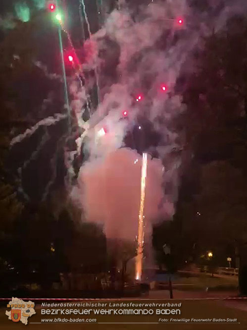 20230101 Brandsicherheitswache im Zuge des großen Feuerwerk um Mitternacht im Badener Kurpark  Foto: Freiwillige Feuerwehr Baden-Stadt