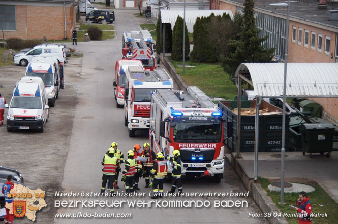 20230325 Einsatzuebung von Rotes Kreuz und Feuerwehr am Areal der Berndorf AG Foto: SB oeA Reinhard Wafrek FF Enzesfeld 20230325 Einsatzuebung von Rotes Kreuz und Feuerwehr am Areal der Berndorf AG Foto: SB oeA Reinhard Wafrek FF Enzesfeld