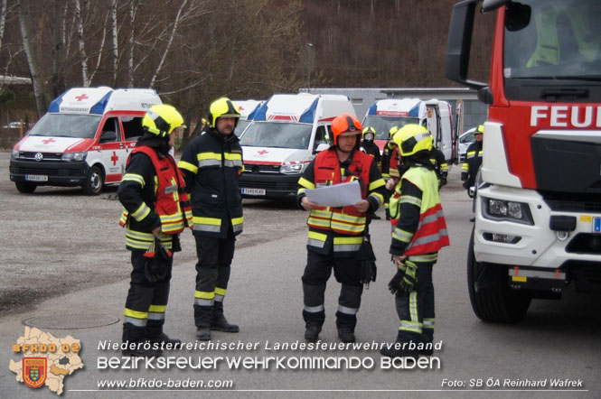 20230325 Einsatzuebung von Rotes Kreuz und Feuerwehr am Areal der Berndorf AG Foto: SB oeA Reinhard Wafrek FF Enzesfeld 20230325 Einsatzuebung von Rotes Kreuz und Feuerwehr am Areal der Berndorf AG Foto: SB oeA Reinhard Wafrek FF Enzesfeld