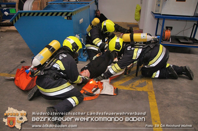 20230325 Einsatzuebung von Rotes Kreuz und Feuerwehr am Areal der Berndorf AG Foto: SB oeA Reinhard Wafrek FF Enzesfeld 20230325 Einsatzuebung von Rotes Kreuz und Feuerwehr am Areal der Berndorf AG Foto: SB oeA Reinhard Wafrek FF Enzesfeld