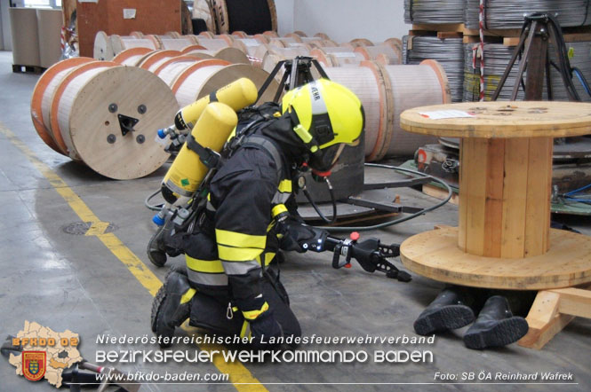 20230325 Einsatzuebung von Rotes Kreuz und Feuerwehr am Areal der Berndorf AG Foto: SB oeA Reinhard Wafrek FF Enzesfeld 20230325 Einsatzuebung von Rotes Kreuz und Feuerwehr am Areal der Berndorf AG Foto: SB oeA Reinhard Wafrek FF Enzesfeld