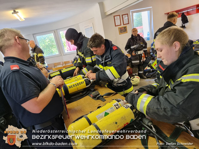 20230910 Atemschutzgeräteträgerlehrgang in Bad Vöslau Foto: Roman Wöhrer FF Baden-Stadt 20230910 Atemschutzgeräteträgerlehrgang in Bad Vöslau Foto: Roman Wöhrer FF Baden-Stadt