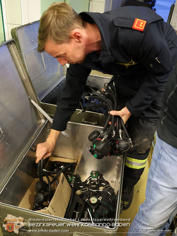 Einweisung für die Heißausbildung Stufe 4 für das Industrieviertel 2023 von 25.-29.10.2023 beim Feuerwehrhaus Leobersdorf   Foto: Stefan Schneider BFKDO BADEN