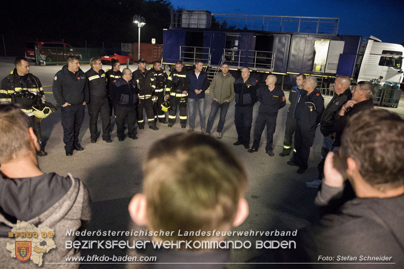 Einweisung für die Heißausbildung Stufe 4 für das Industrieviertel 2023 von 25.-29.10.2023 beim Feuerwehrhaus Leobersdorf   Foto: Stefan Schneider BFKDO BADEN