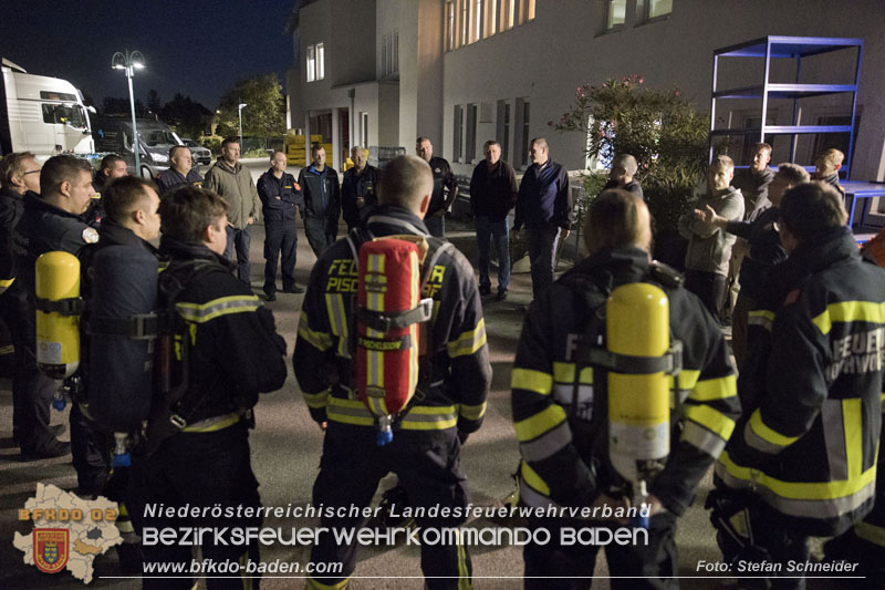 Einweisung für die Heißausbildung Stufe 4 für das Industrieviertel 2023 von 25.-29.10.2023 beim Feuerwehrhaus Leobersdorf   Foto: Stefan Schneider BFKDO BADEN