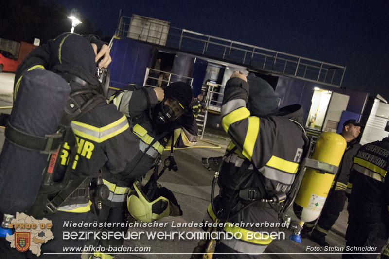 Einweisung für die Heißausbildung Stufe 4 für das Industrieviertel 2023 von 25.-29.10.2023 beim Feuerwehrhaus Leobersdorf   Foto: Stefan Schneider BFKDO BADEN