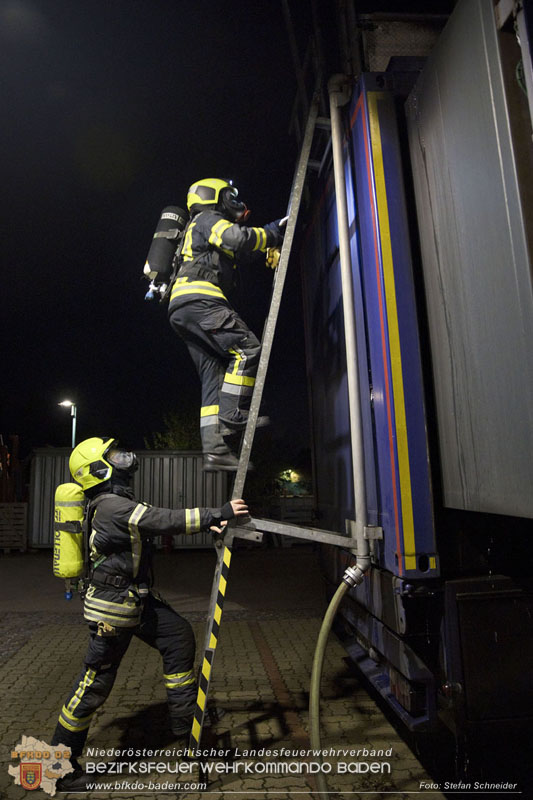 Einweisung für die Heißausbildung Stufe 4 für das Industrieviertel 2023 von 25.-29.10.2023 beim Feuerwehrhaus Leobersdorf   Foto: Stefan Schneider BFKDO BADEN