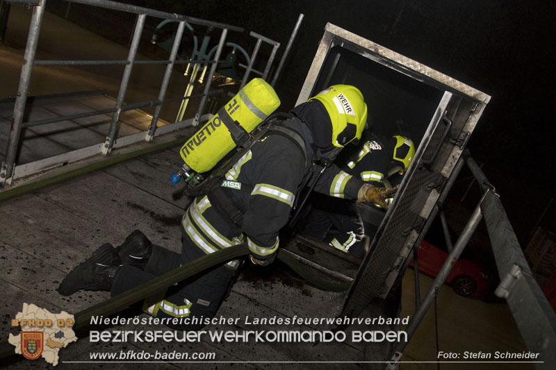Einweisung für die Heißausbildung Stufe 4 für das Industrieviertel 2023 von 25.-29.10.2023 beim Feuerwehrhaus Leobersdorf   Foto: Stefan Schneider BFKDO BADEN