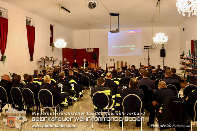 20231103_Pyrotechnikschulung im Abschnitt Pottenstein - Feuerwehr rüstet sich aktiv für schwere Unfälle mit Feuerwerkskörper 20231103_Pyrotechnikschulung im Abschnitt Pottenstein - Feuerwehr rüstet sich aktiv für schwere Unfälle mit Feuerwerkskörper