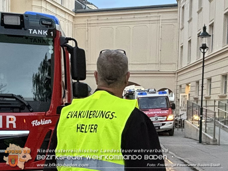 20240417_Abschnittsübung - Erdbeben löst Brand im Badener Stadttheater aus  Foto: Viktor van de Castell FF Baden-Stadt