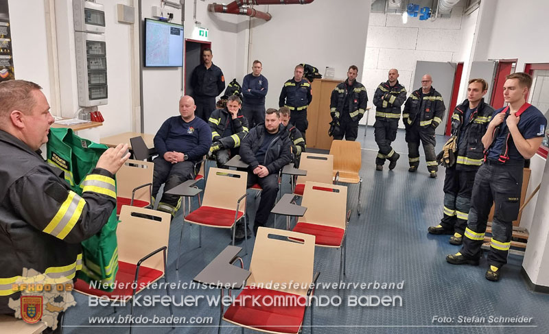 Schadstoffdienst Fortbildung 2024 des Bezirksfeuerwehrkommandos BADEN bei der BF Wien in Floridsdorf  Foto: Stefan Schneider BFKDO 