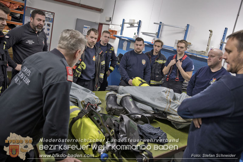 Schadstoffdienst Fortbildung 2024 des Bezirksfeuerwehrkommandos BADEN bei der BF Wien in Floridsdorf  Foto: Stefan Schneider BFKDO 