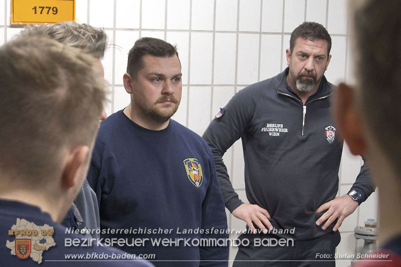 Schadstoffdienst Fortbildung 2024 des Bezirksfeuerwehrkommandos BADEN bei der BF Wien in Floridsdorf  Foto: Stefan Schneider BFKDO 