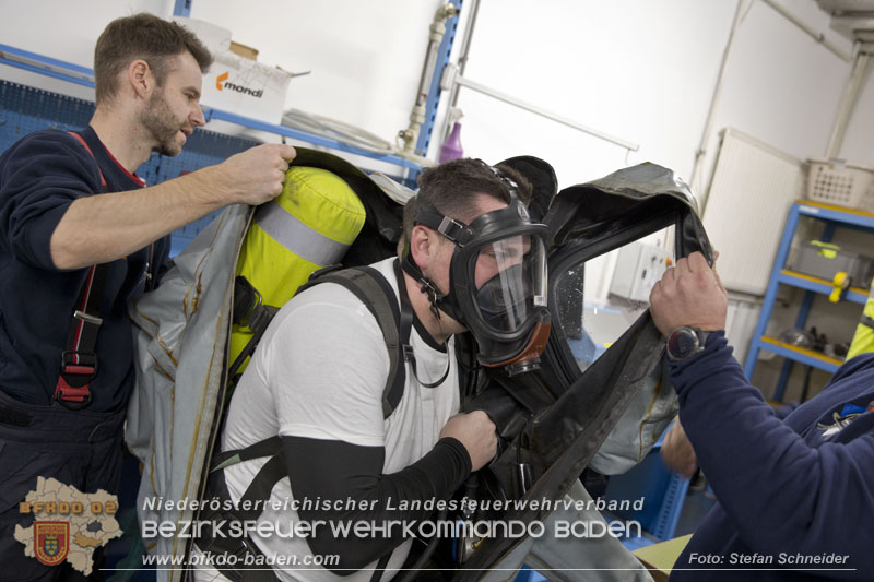 Schadstoffdienst Fortbildung 2024 des Bezirksfeuerwehrkommandos BADEN bei der BF Wien in Floridsdorf  Foto: Stefan Schneider BFKDO 