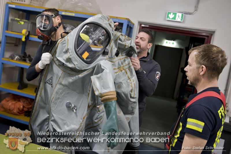 Schadstoffdienst Fortbildung 2024 des Bezirksfeuerwehrkommandos BADEN bei der BF Wien in Floridsdorf  Foto: Stefan Schneider BFKDO 