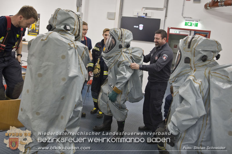 Schadstoffdienst Fortbildung 2024 des Bezirksfeuerwehrkommandos BADEN bei der BF Wien in Floridsdorf  Foto: Stefan Schneider BFKDO 