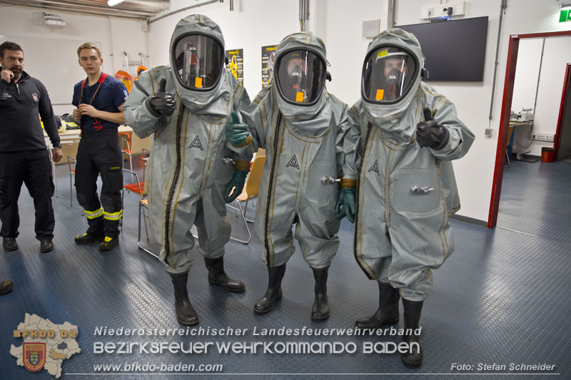 Schadstoffdienst Fortbildung 2024 des Bezirksfeuerwehrkommandos BADEN bei der BF Wien in Floridsdorf  Foto: Stefan Schneider BFKDO 