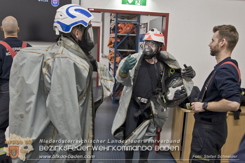 Schadstoffdienst Fortbildung 2024 des Bezirksfeuerwehrkommandos BADEN bei der BF Wien in Floridsdorf  Foto: Stefan Schneider BFKDO 