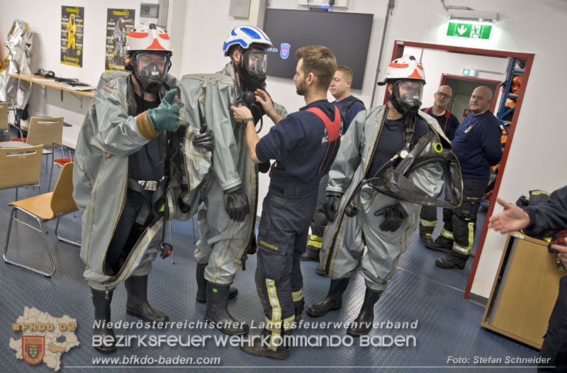 Schadstoffdienst Fortbildung 2024 des Bezirksfeuerwehrkommandos BADEN bei der BF Wien in Floridsdorf  Foto: Stefan Schneider BFKDO 