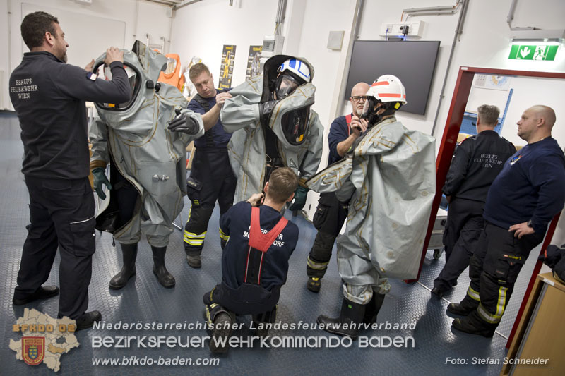 Schadstoffdienst Fortbildung 2024 des Bezirksfeuerwehrkommandos BADEN bei der BF Wien in Floridsdorf  Foto: Stefan Schneider BFKDO 