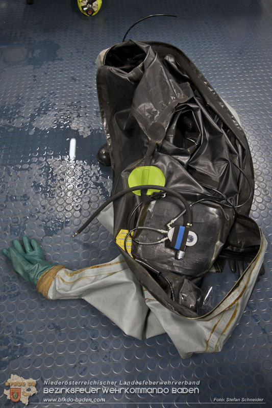 Schadstoffdienst Fortbildung 2024 des Bezirksfeuerwehrkommandos BADEN bei der BF Wien in Floridsdorf  Foto: Stefan Schneider BFKDO 