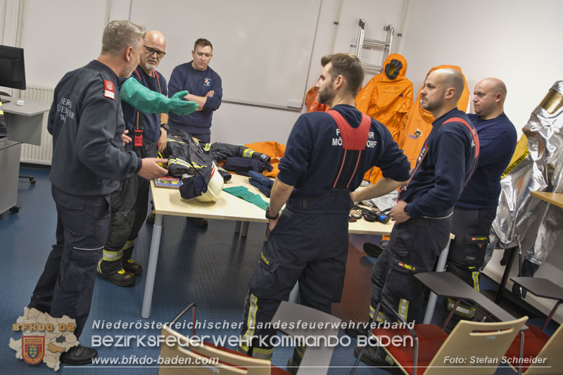 Schadstoffdienst Fortbildung 2024 des Bezirksfeuerwehrkommandos BADEN bei der BF Wien in Floridsdorf  Foto: Stefan Schneider BFKDO 