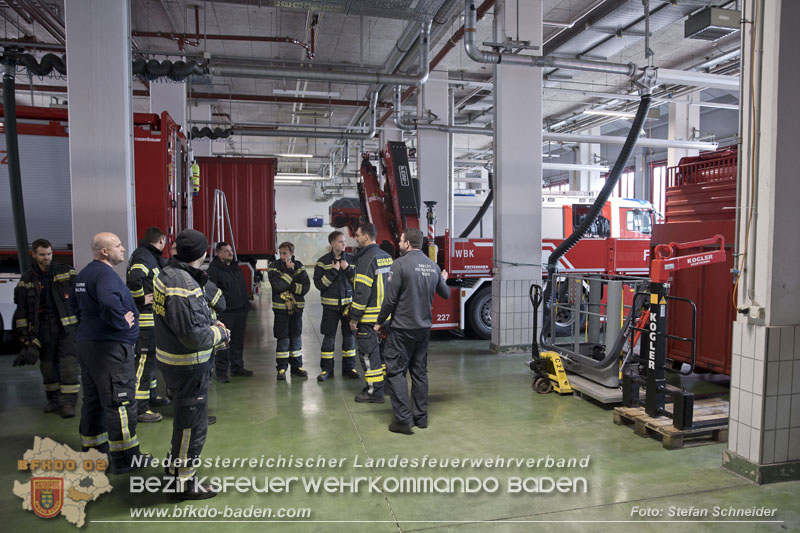 Schadstoffdienst Fortbildung 2024 des Bezirksfeuerwehrkommandos BADEN bei der BF Wien in Floridsdorf  Foto: Stefan Schneider BFKDO 