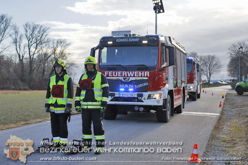 20250201_Weisse Fahne bei der Ausbildungspruefung Technische Hilfeleistung in Bronze u. Silber in Guenselsdorf  Foto: Freiwillige Feuerwehr Guenselsdorf