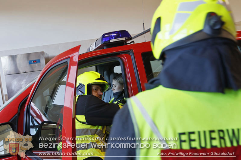 20250201_Weisse Fahne bei der Ausbildungspruefung Technische Hilfeleistung in Bronze u. Silber in Guenselsdorf  Foto: Freiwillige Feuerwehr Guenselsdorf