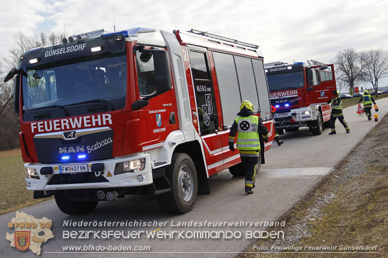 20250201_Weisse Fahne bei der Ausbildungspruefung Technische Hilfeleistung in Bronze u. Silber in Guenselsdorf  Foto: Freiwillige Feuerwehr Guenselsdorf