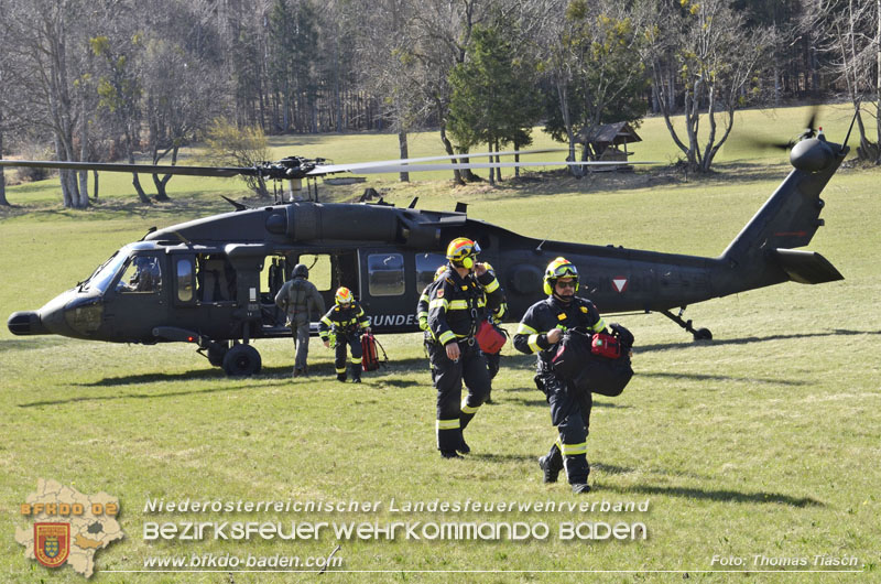 20250412_NÖ Waldbrand im Triestingtal Bzirk BADEN - Flugdienst Feuerwehr - Bundesheer und Polizei probt den Ernstfall 20250412_NÖ Waldbrand im Triestingtal Bzirk BADEN - Flugdienst Feuerwehr - Bundesheer und Polizei probt den Ernstfall