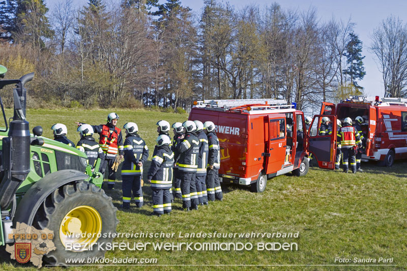 20250412_NÖ Waldbrand im Triestingtal Bzirk BADEN - Flugdienst Feuerwehr - Bundesheer und Polizei probt den Ernstfall 20250412_NÖ Waldbrand im Triestingtal Bzirk BADEN - Flugdienst Feuerwehr - Bundesheer und Polizei probt den Ernstfall